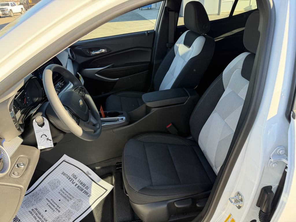New 2026 Chevrolet Trax LS image 7