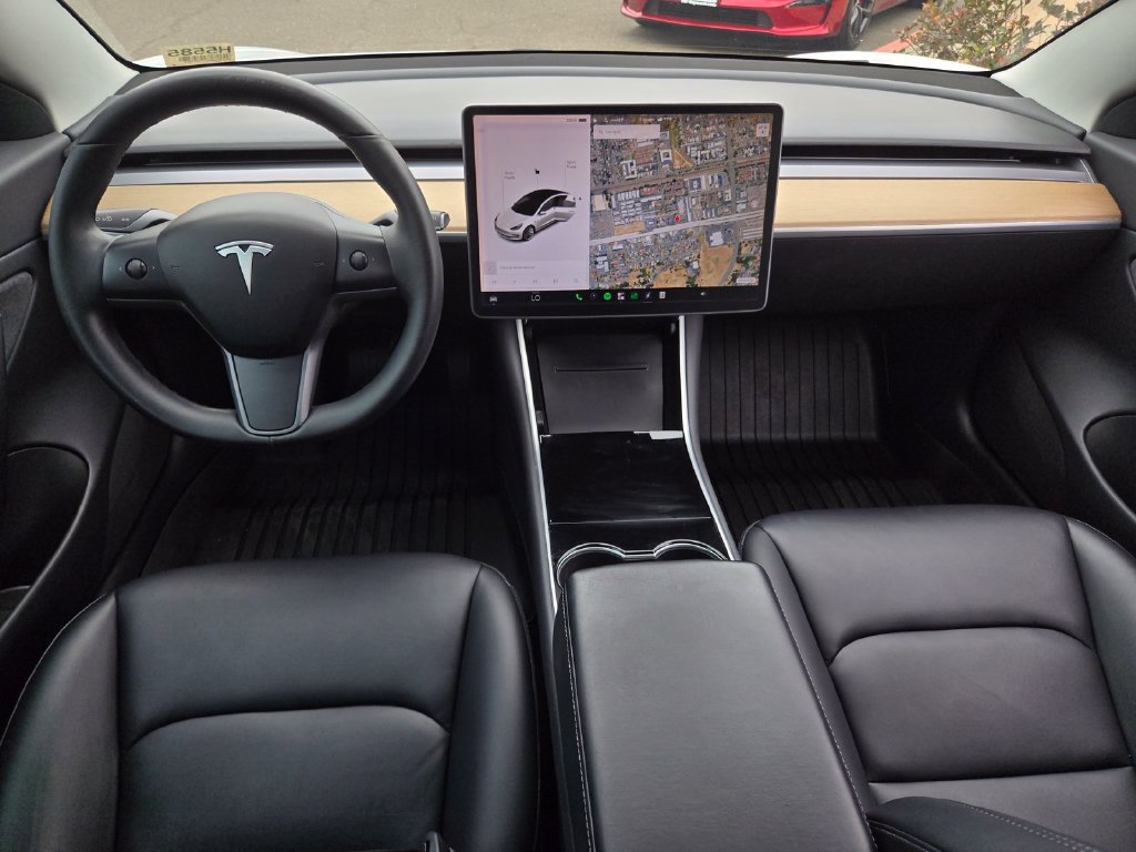 Used 2018 Tesla Model 3 Long Range RWD image 15