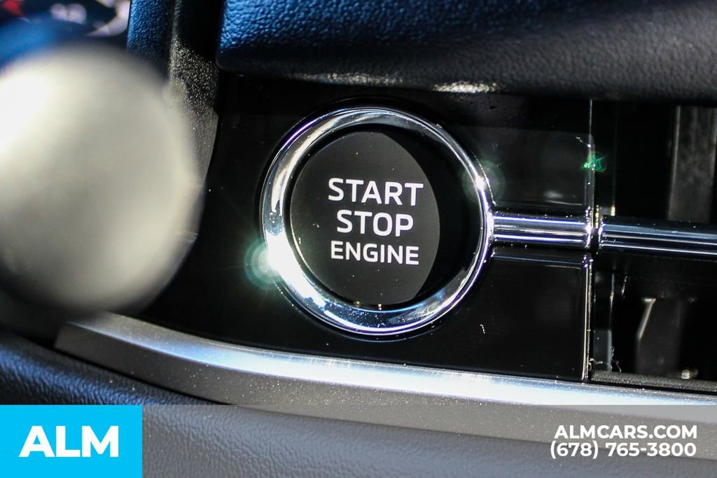 Used 2025 Mitsubishi Outlander SE image 30