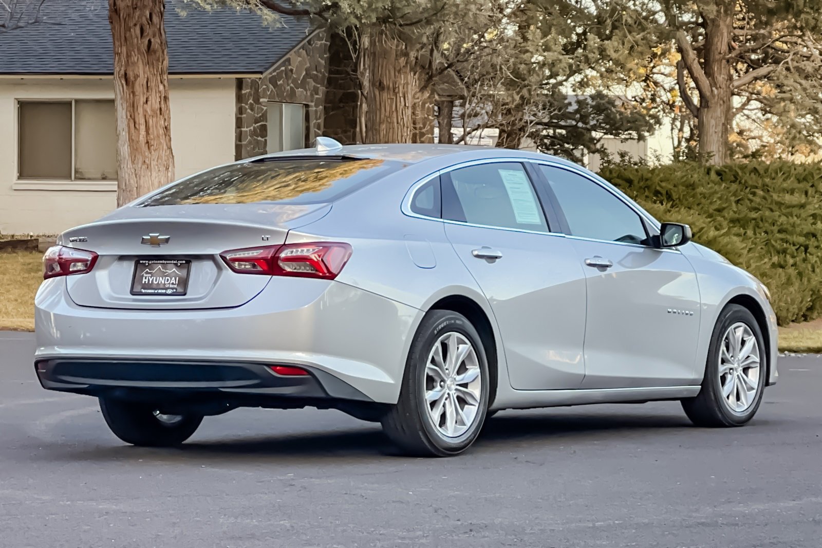 Used 2022 Chevrolet Malibu LT image 4