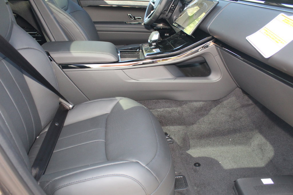 New 2025 Land Rover Range Rover Sport SE AWD/4WD image 11