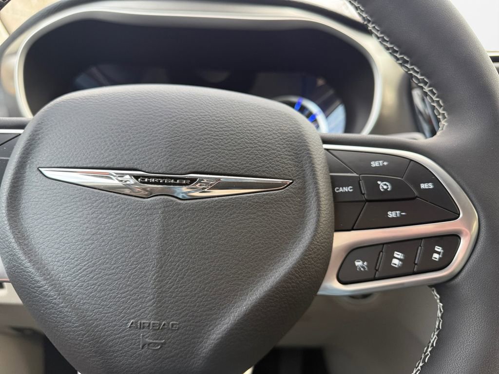 Certified 2023 Chrysler Pacifica Touring-L w/ Uconnect Theater Family Group image 26