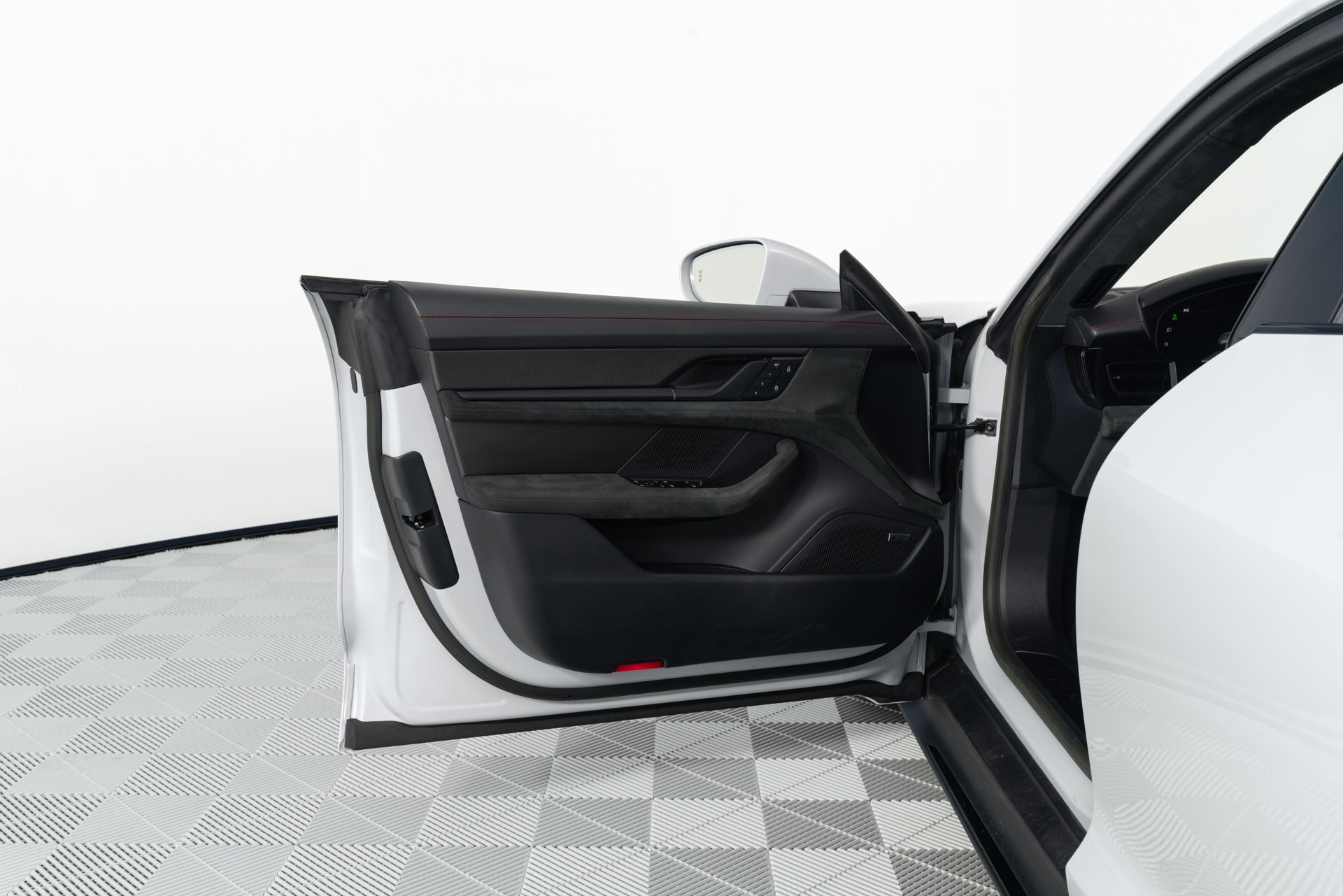 Used 2023 Porsche Taycan GTS AWD/4WD image 9