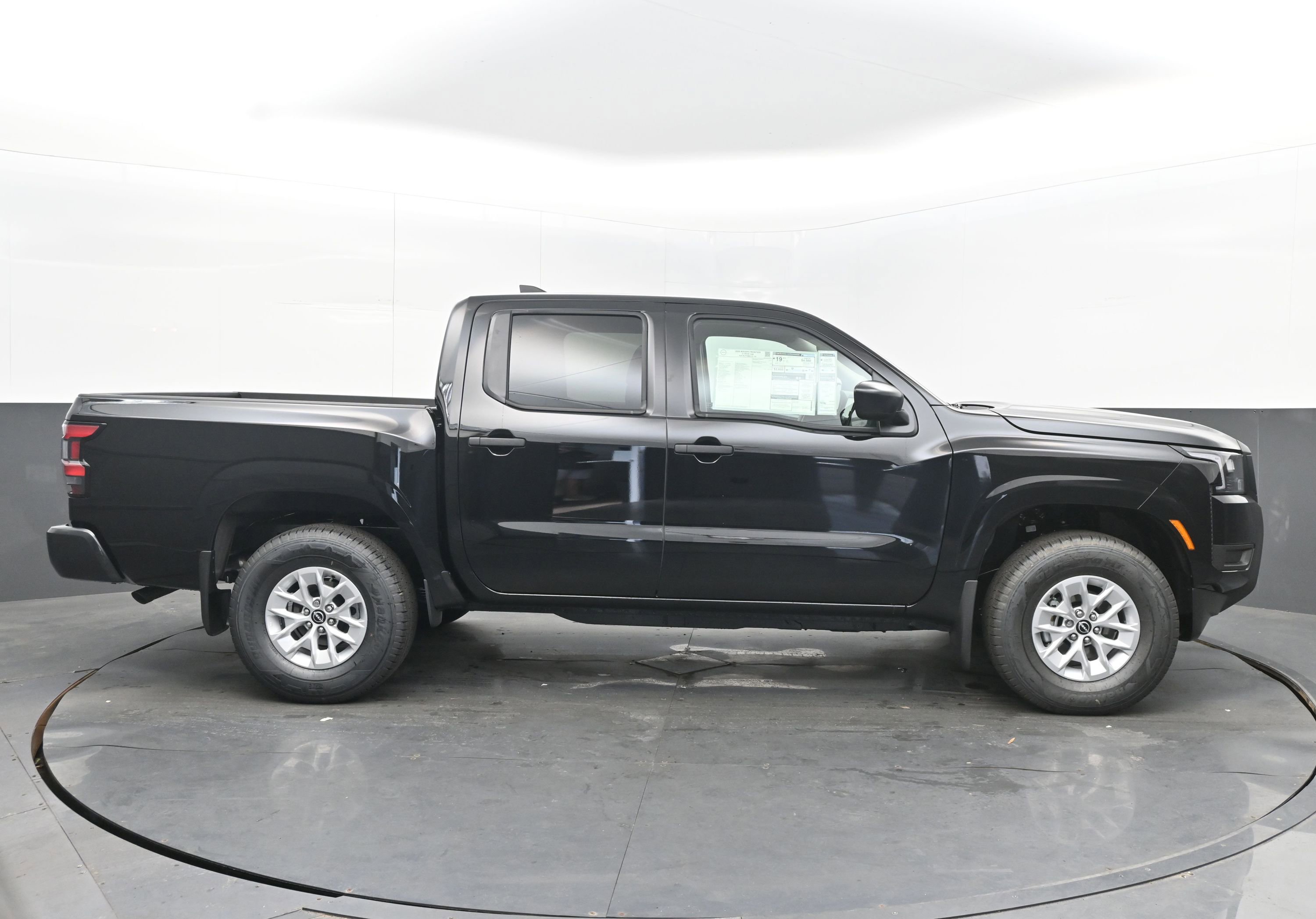 New 2026 Nissan Frontier S image 8