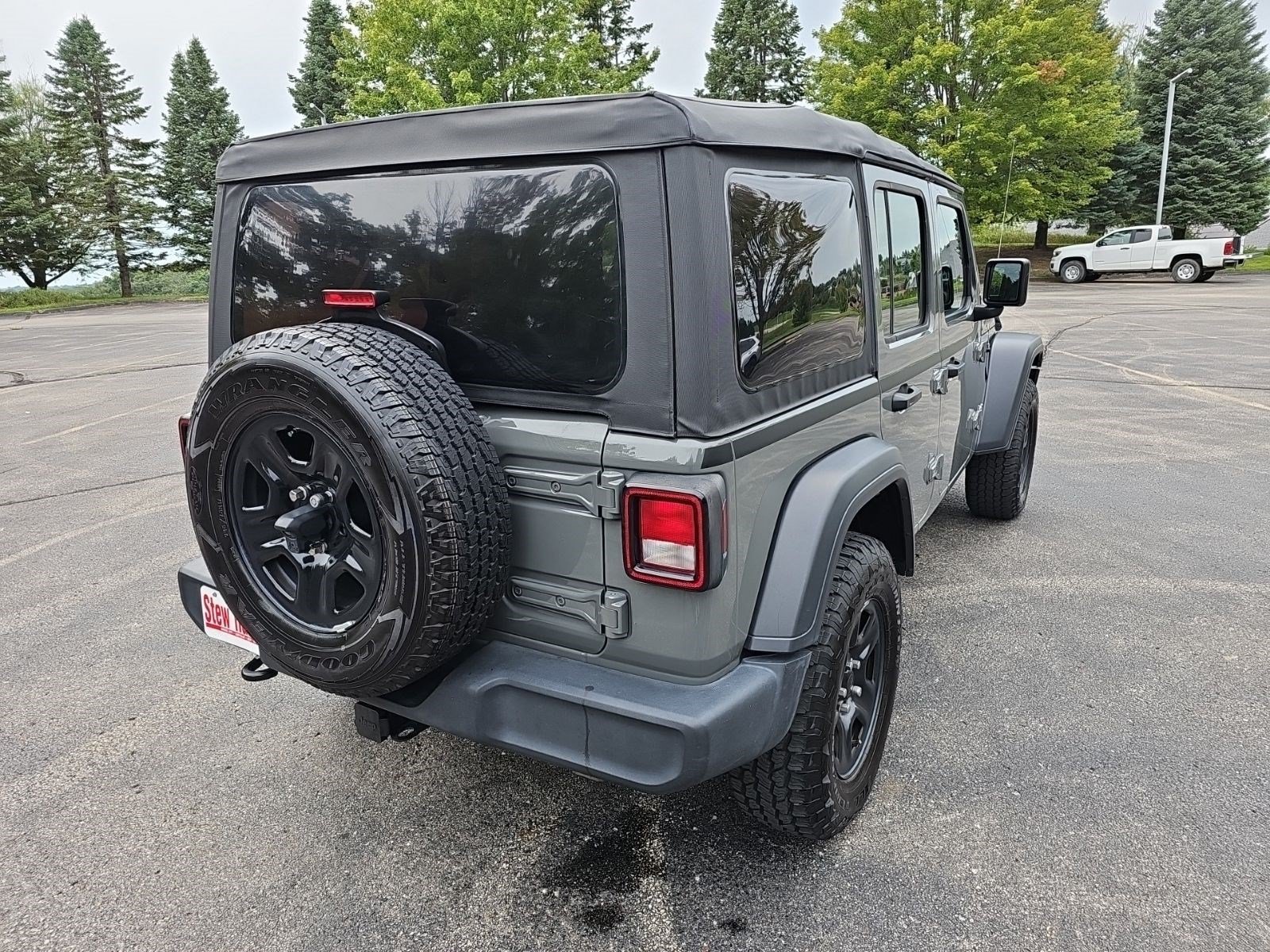 Used 2018 Jeep Wrangler Unlimited Sport AWD/4WD image 6