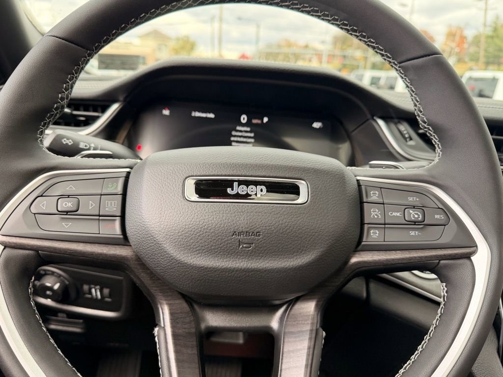 New 2025 Jeep Grand Cherokee Limited image 23