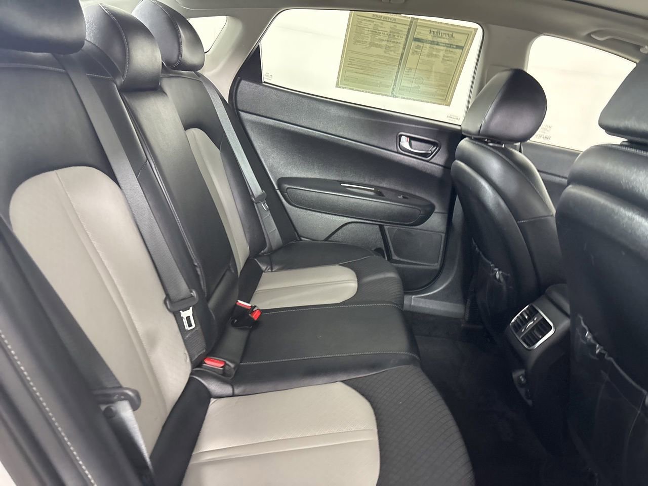 Used 2020 Kia Optima Premium image 28