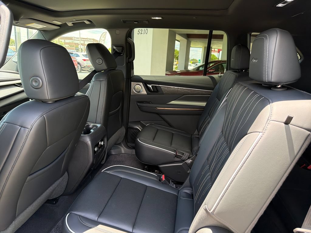 New 2026 Buick Enclave Avenir w/ Super Cruise Package AWD/4WD image 18