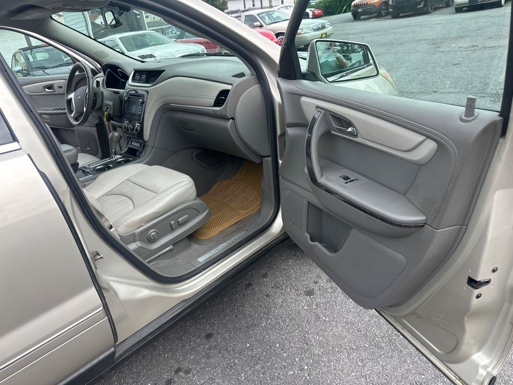 Used 2013 Chevrolet Traverse LTZ AWD/4WD image 31
