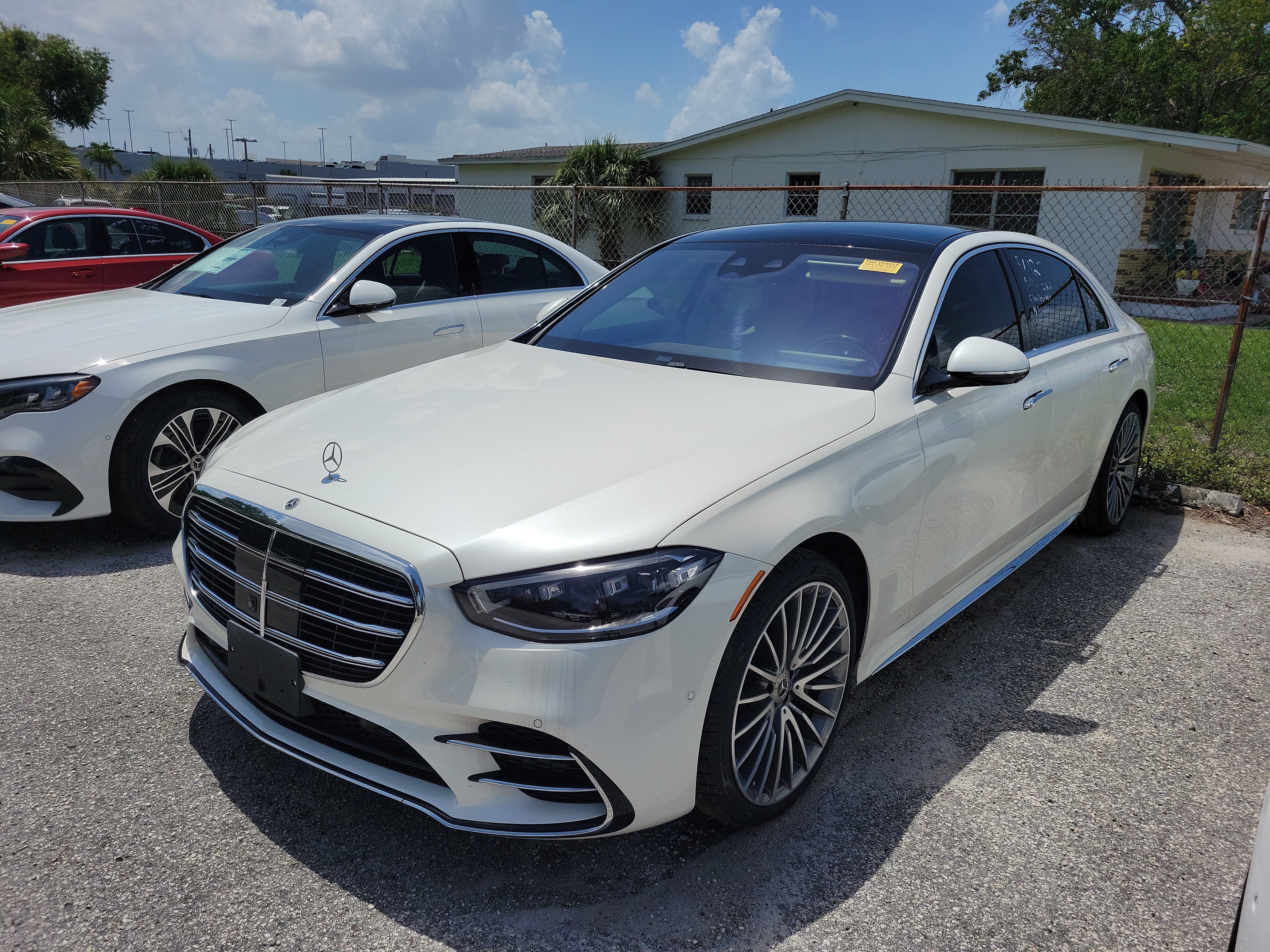 Certified 2022 Mercedes-Benz S 500 4MATIC image 1