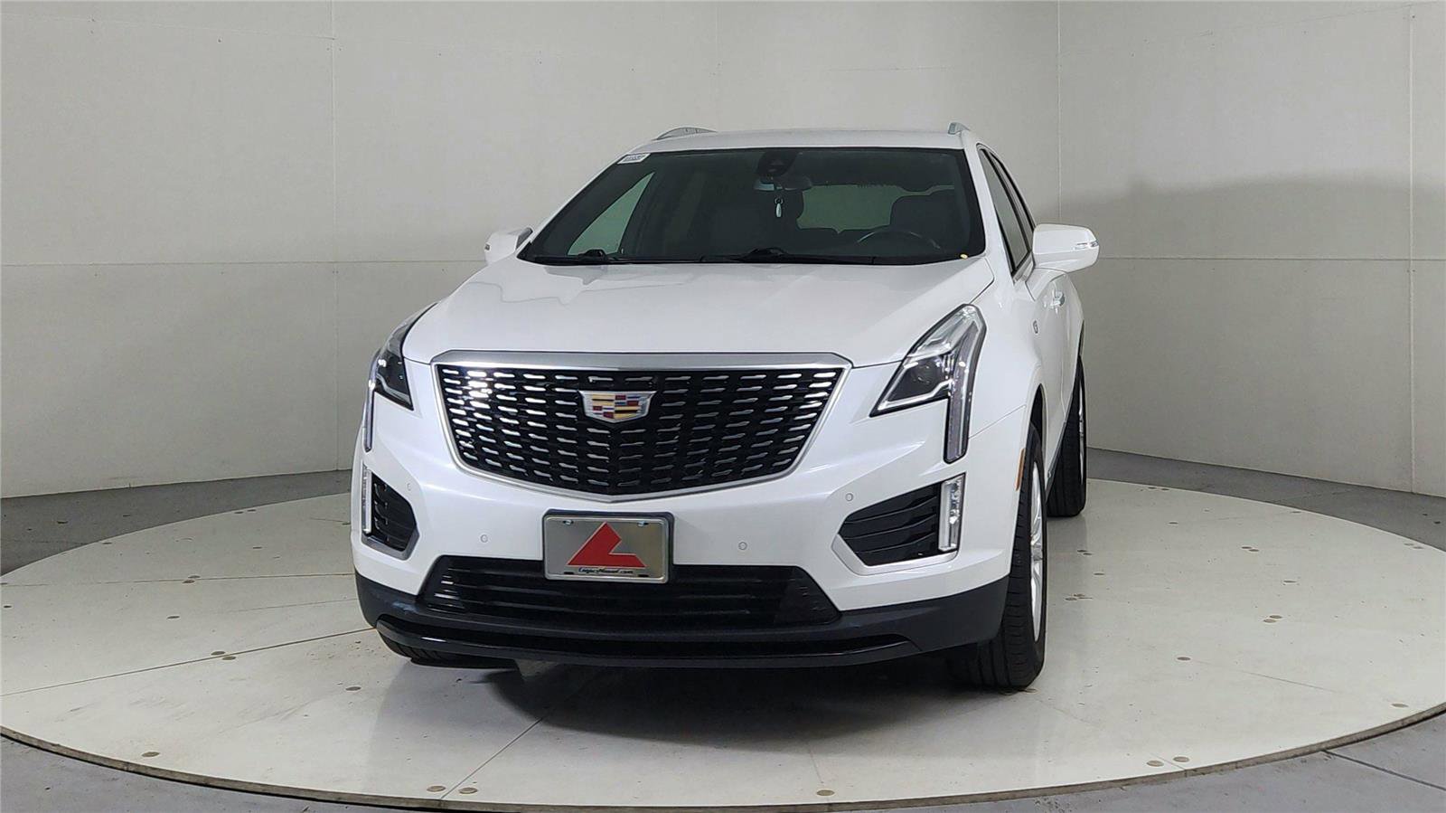 Used 2023 Cadillac XT5 Luxury image 2