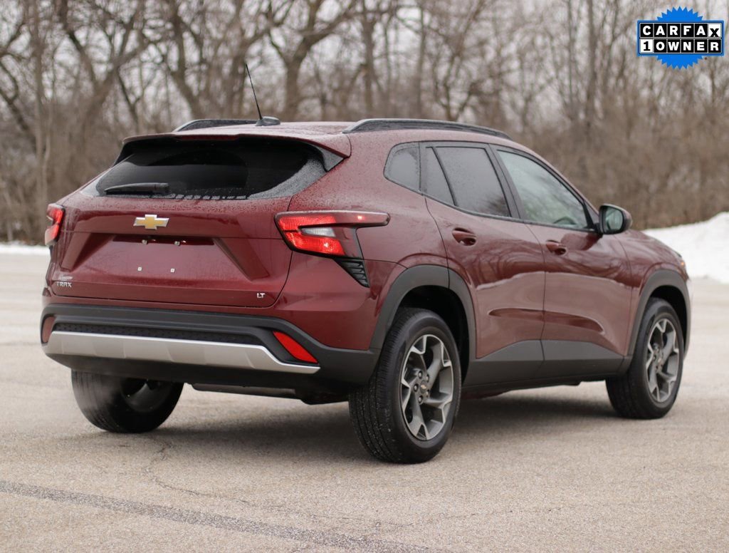 Used 2025 Chevrolet Trax LT w/ LT Convenience Package image 7