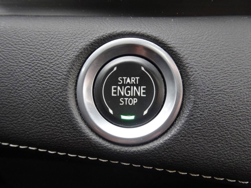 Used 2021 Cadillac Escalade ESV Premium Luxury w/ Driver Assist Tech Package image 22