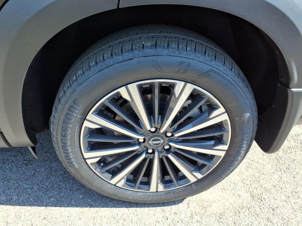 New 2026 Nissan Pathfinder Platinum FWD image 4
