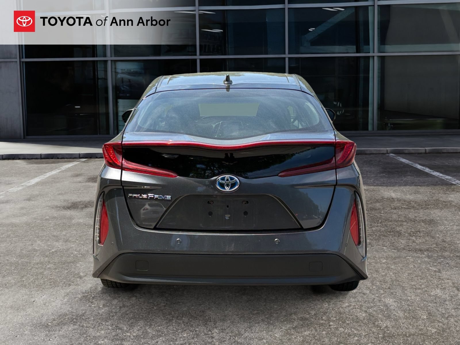 Used 2017 Toyota Prius Prime Advanced w/ Carpet Mat Package FWD image 4