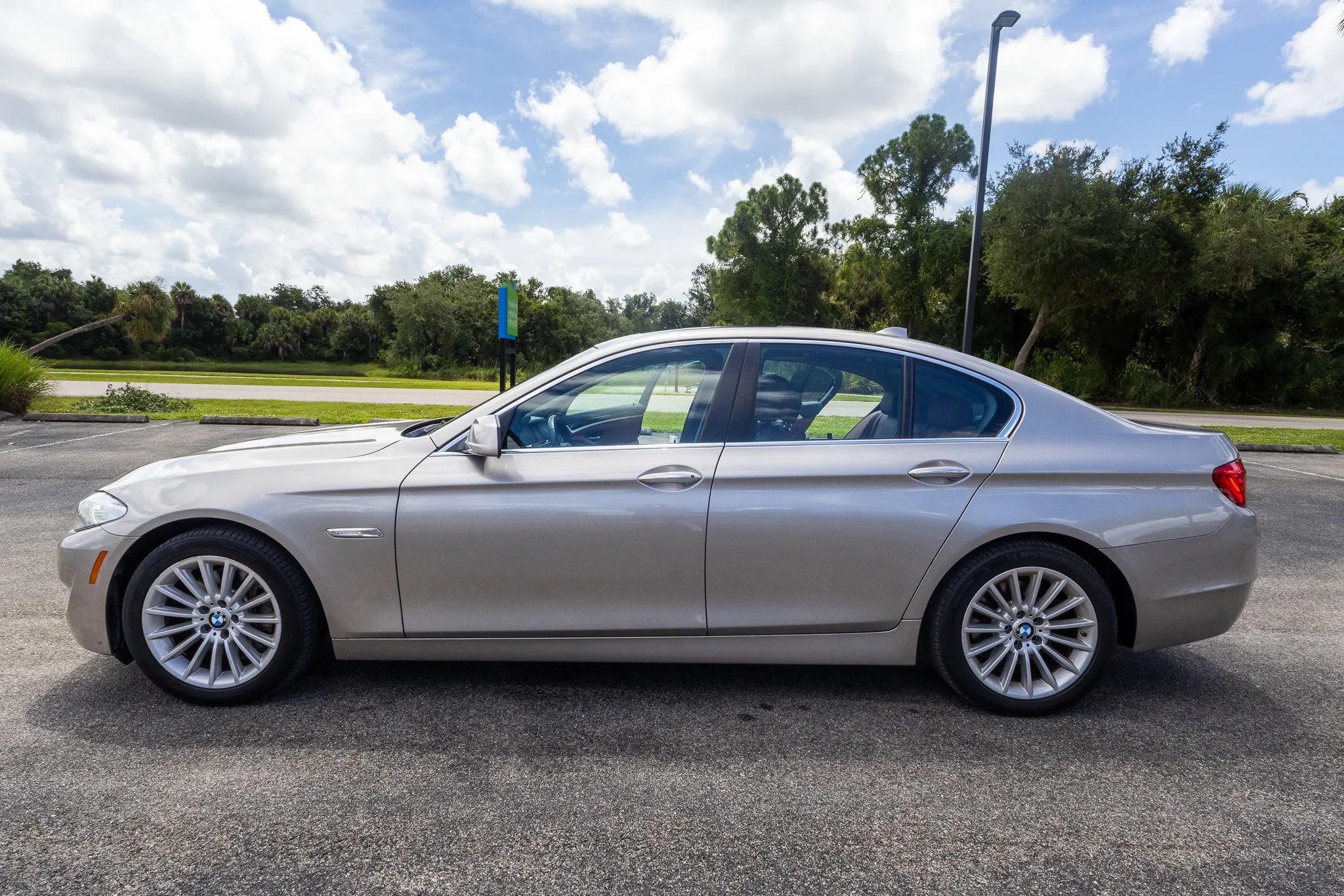 Used 2011 BMW 535i Sedan RWD image 1
