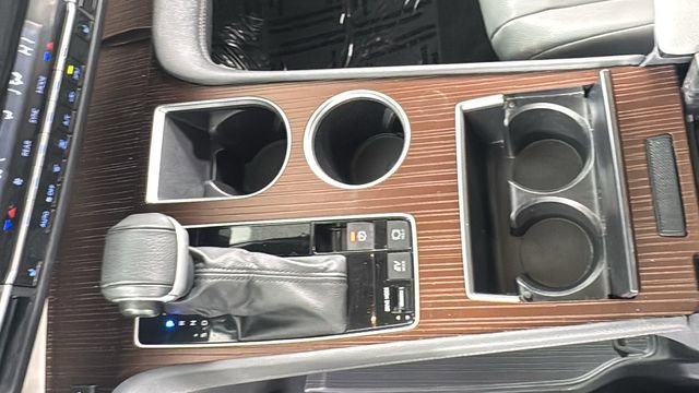 Used 2024 Toyota Sienna XLE image 31