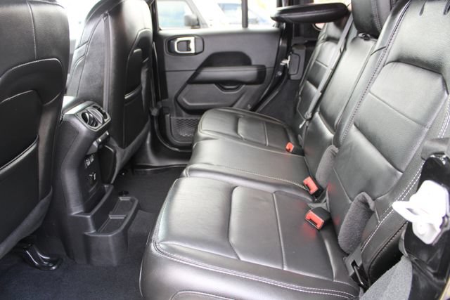 Used 2022 Jeep Wrangler Unlimited Sahara AWD/4WD image 43