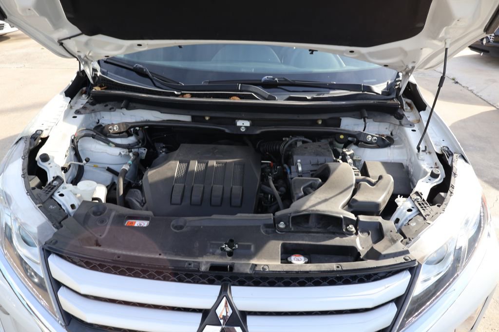 Used 2019 Mitsubishi Eclipse Cross ES FWD image 12