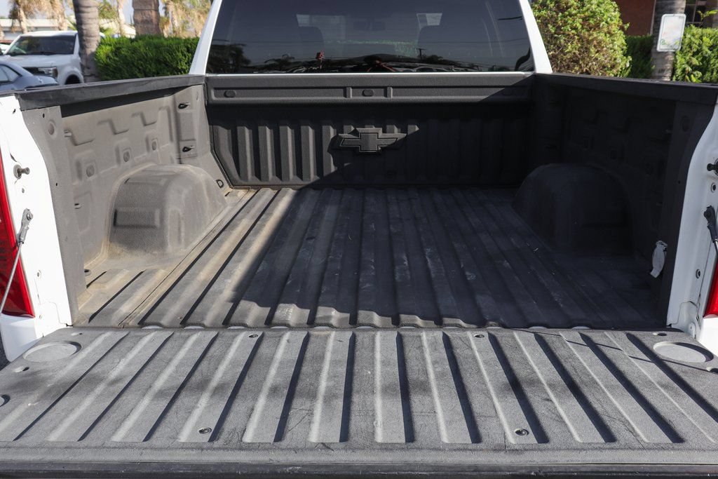Used 2020 Chevrolet Silverado 1500 LT w/ Bed Protection Package AWD/4WD image 8