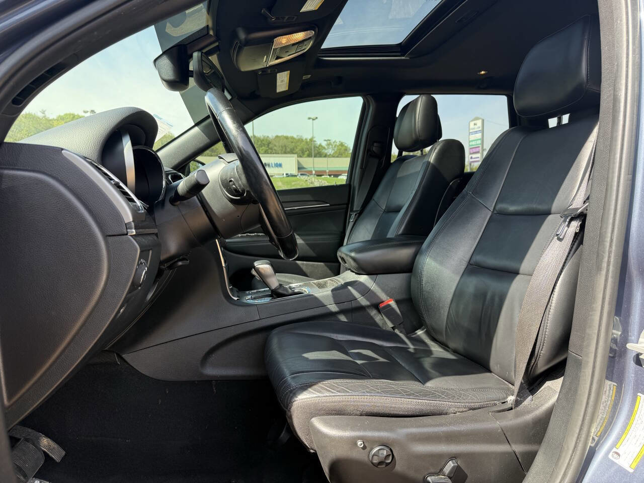 Used 2020 Jeep Grand Cherokee Limited image 16