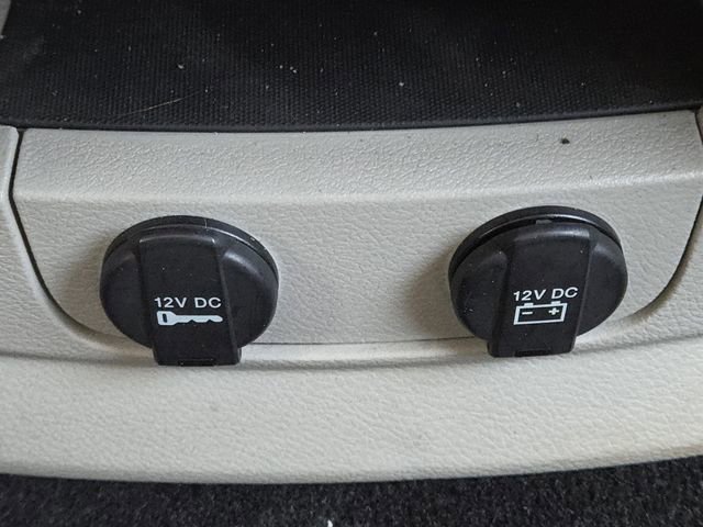 Used 2013 Chrysler Town & Country Touring-L w/ Driver Convenience Group image 7