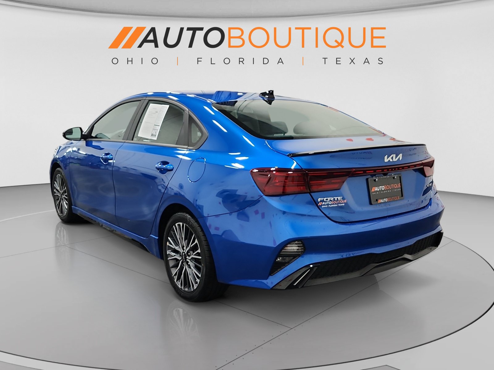 Used 2023 Kia Forte GT-Line w/ GT-Line Premium Package FWD image 3
