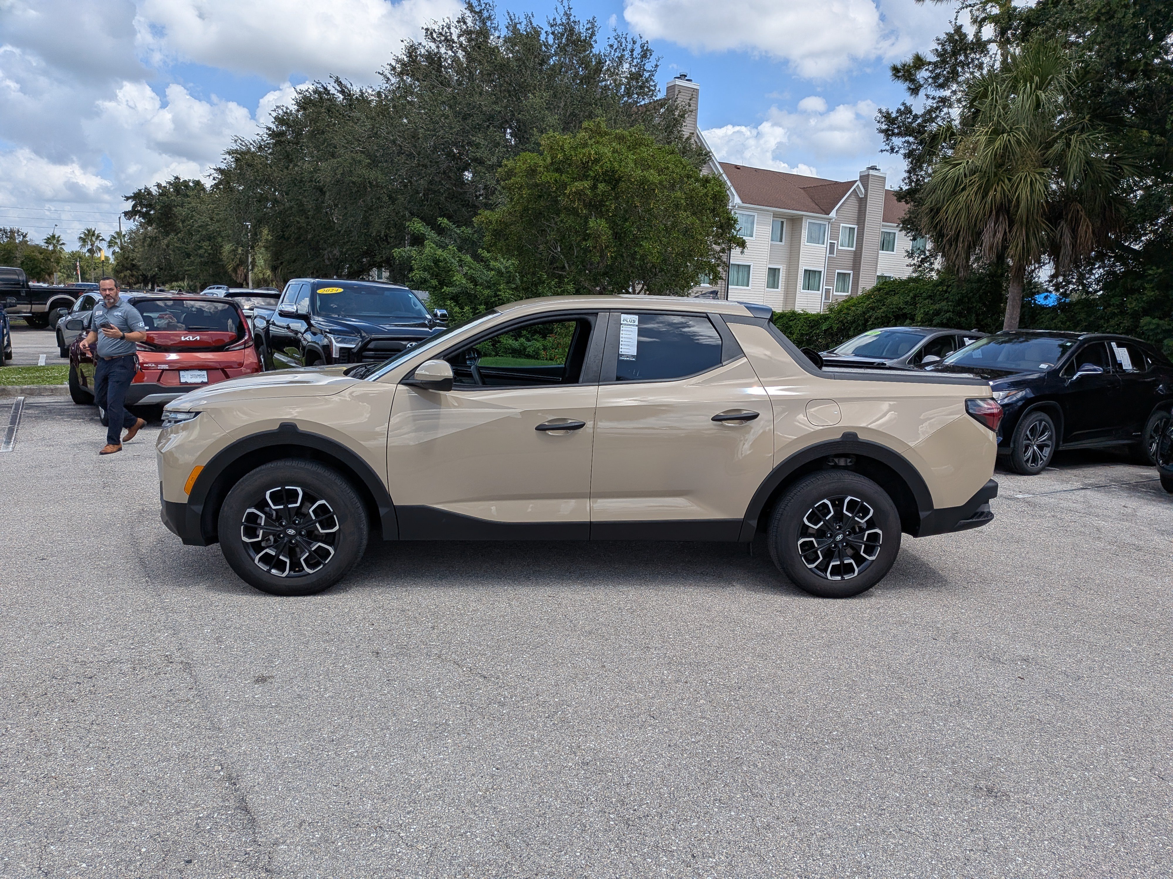Used 2024 Hyundai Santa Cruz SE FWD image 7