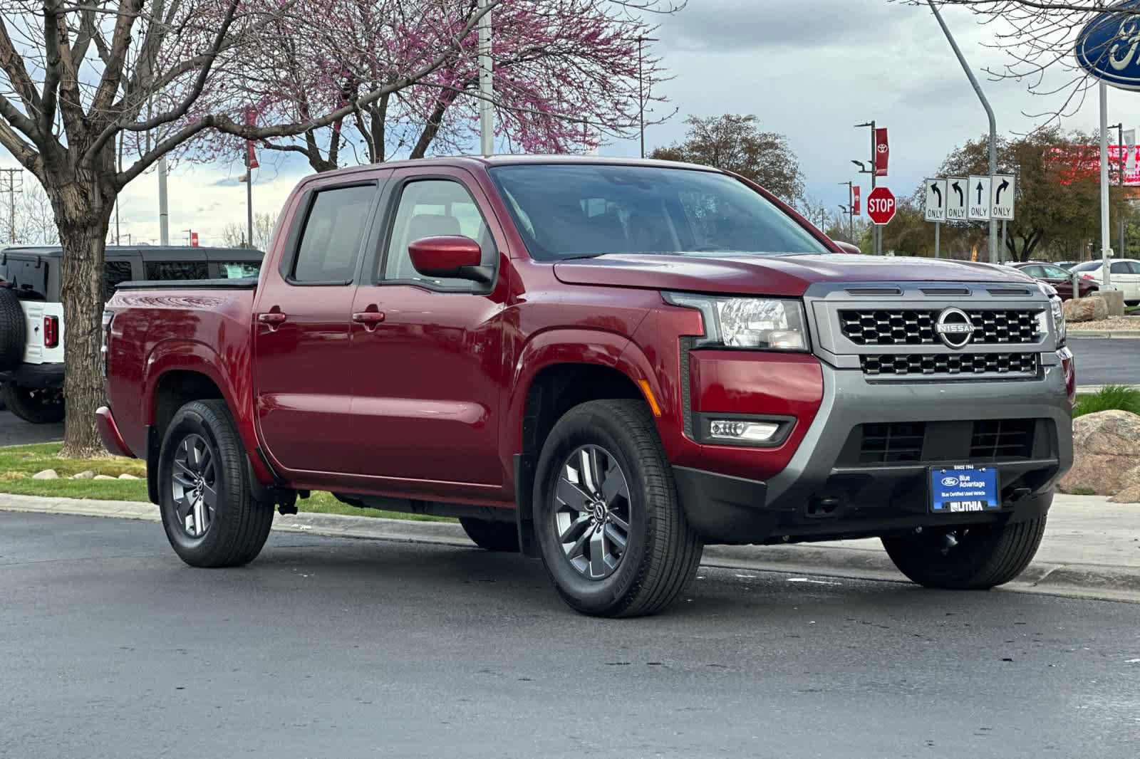 Used 2025 Nissan Frontier SV w/ SV Convenience Package image 9