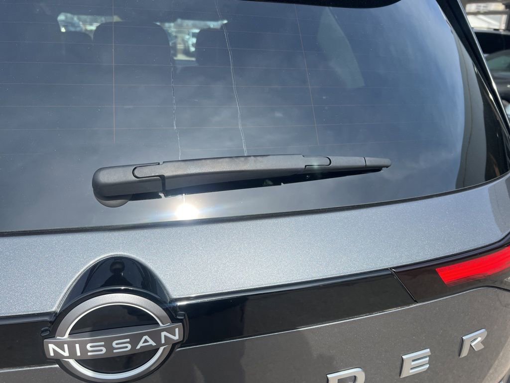 Certified 2024 Nissan Pathfinder SL image 32