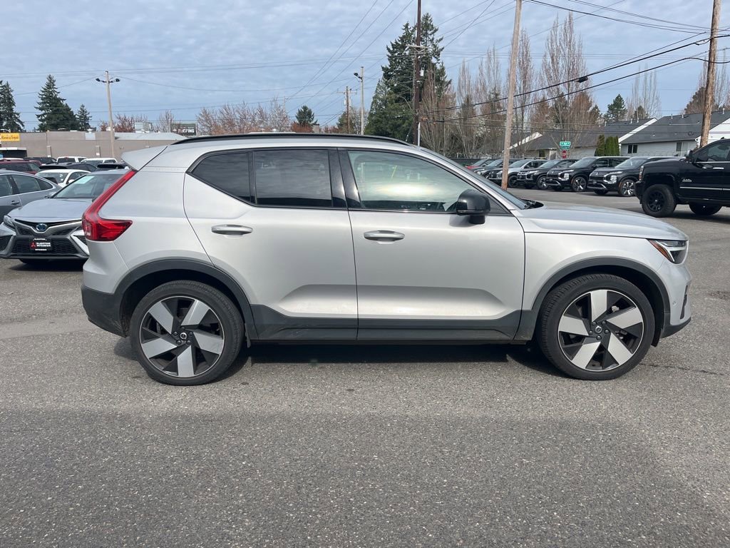 Used 2023 Volvo XC40 Recharge Ultimate image 8
