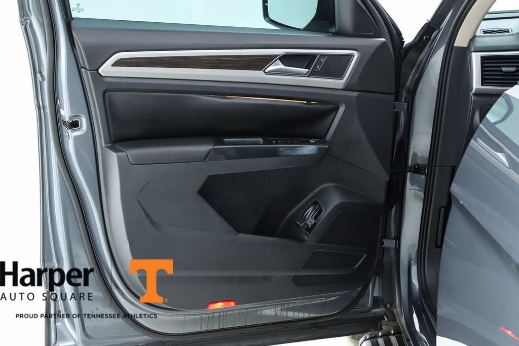 Used 2018 Volkswagen Atlas SEL AWD/4WD image 18