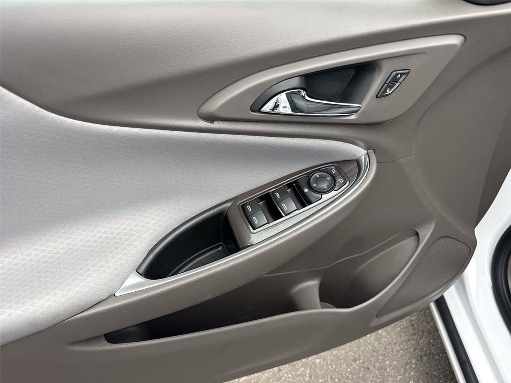 Used 2018 Chevrolet Malibu LT w/ Driver Confidence Package FWD image 20