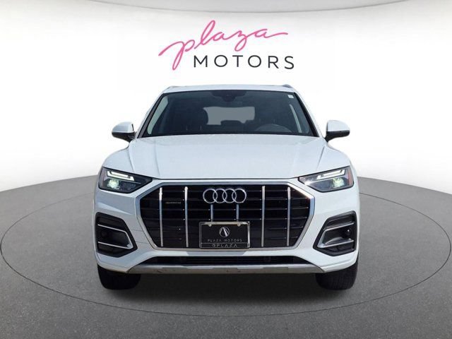 Certified 2023 Audi Q5 2.0T Premium w/ Convenience Package AWD/4WD image 2