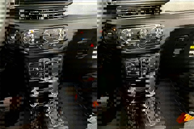 New 2026 Jeep Gladiator Sport image 7