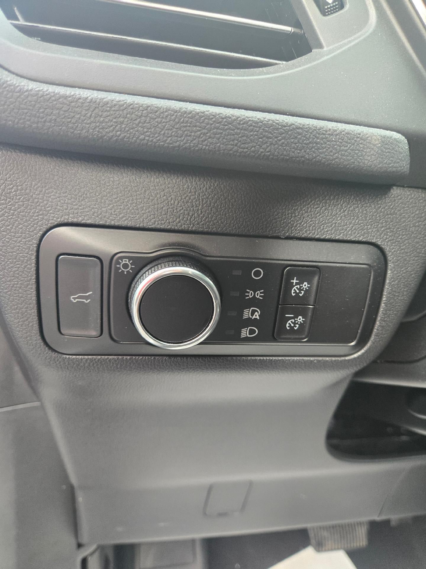 Used 2023 Ford Escape Active w/ Tech Pack #2 AWD/4WD image 17