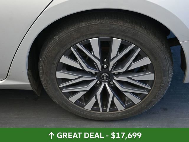 Used 2024 Nissan Altima 2.5 SV image 17