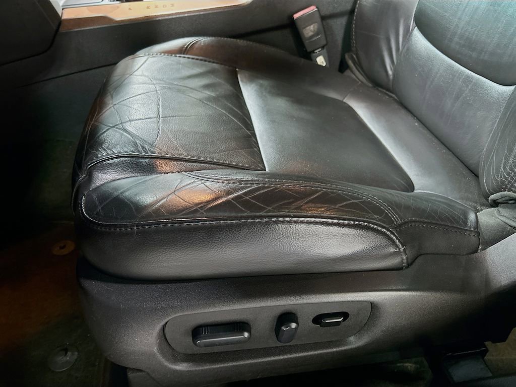 Used 2014 Ford Explorer XLT w/ Equipment Group 202A image 17