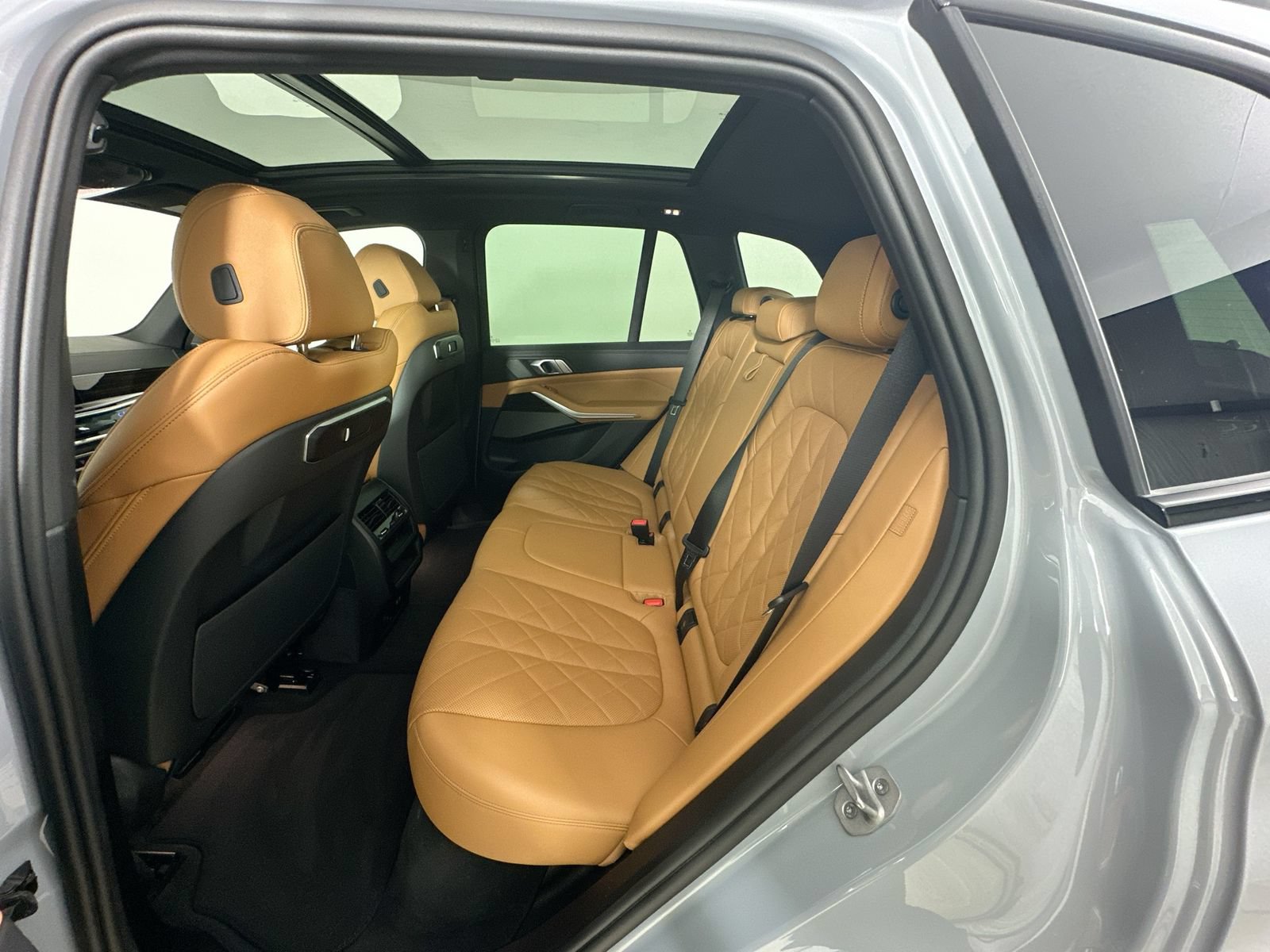 Used 2026 BMW X5 xDrive40i w/ M Sport Package AWD/4WD image 39