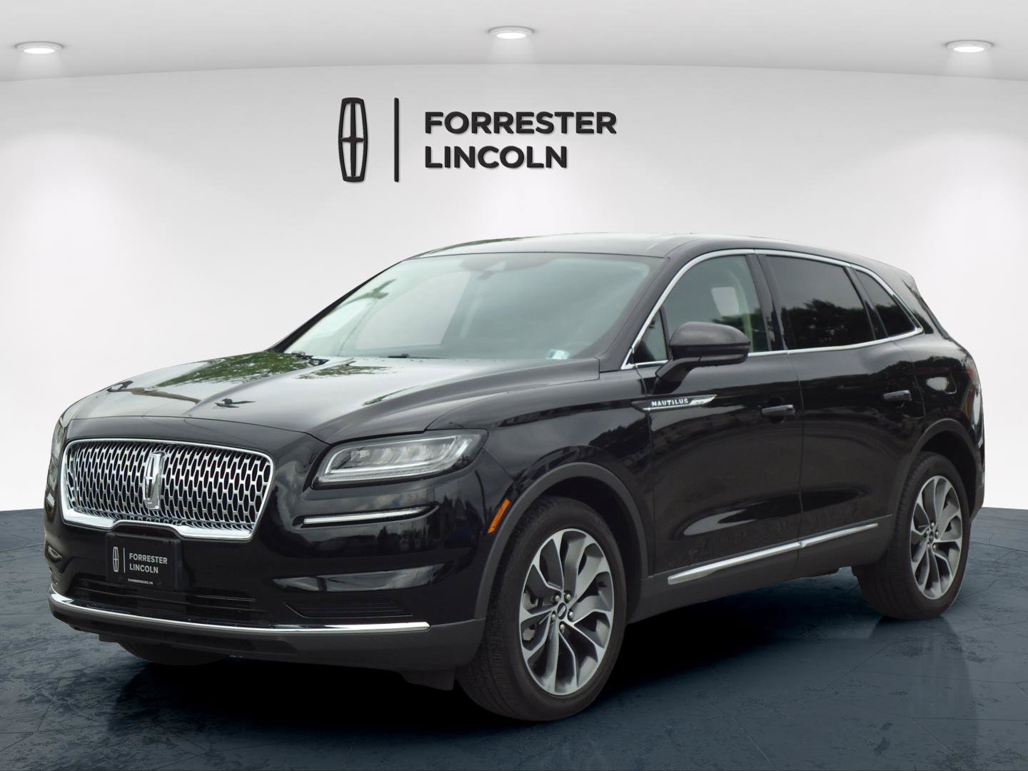 Used 2023 Lincoln Nautilus Reserve w/ Class II Trailer Tow Package AWD/4WD image 7
