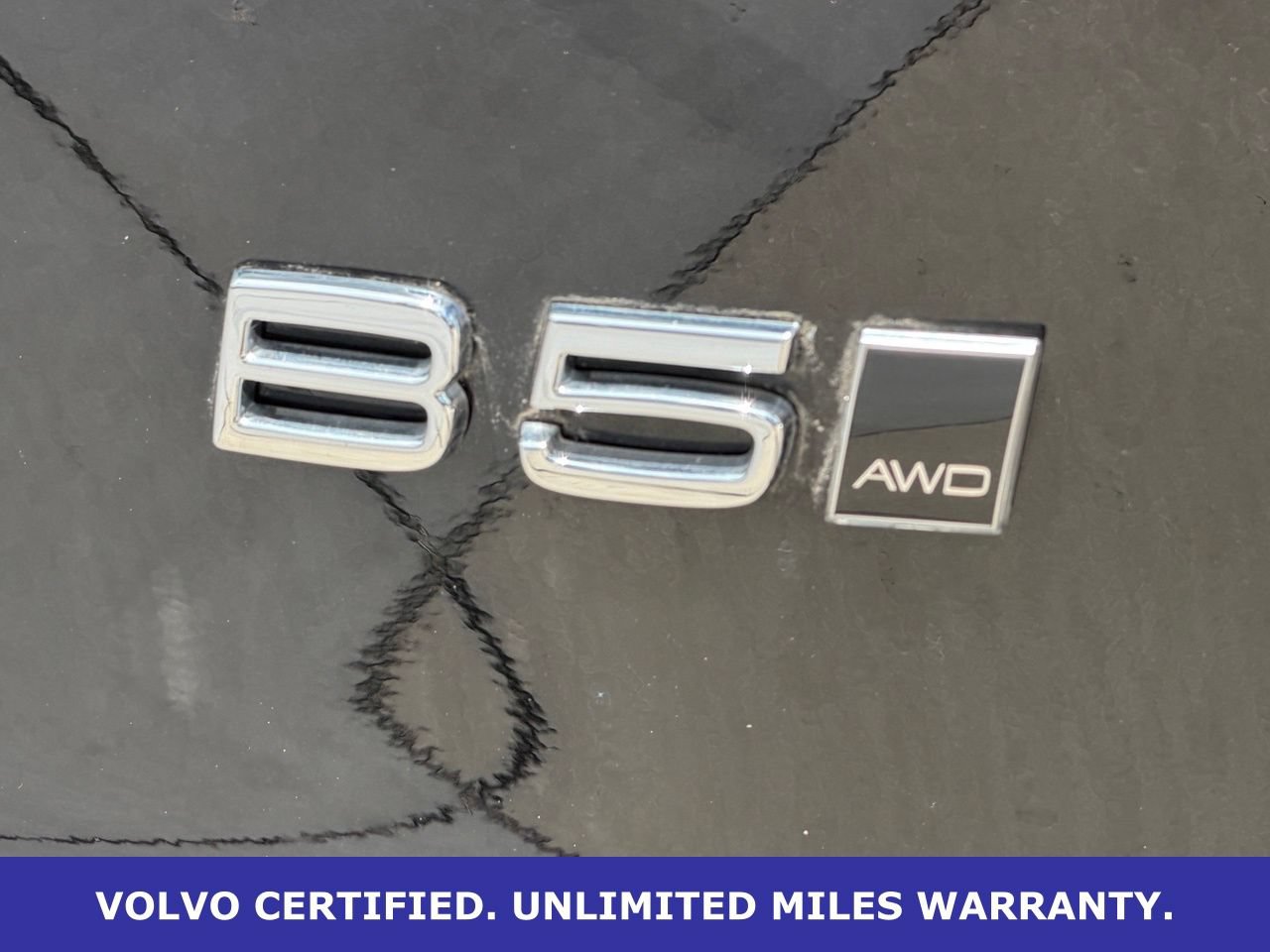 Certified 2025 Volvo XC40 B5 Ultra AWD/4WD image 11