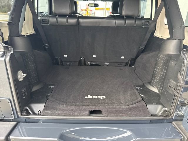 Used 2016 Jeep Wrangler Unlimited Sahara w/ Connectivity Group image 18