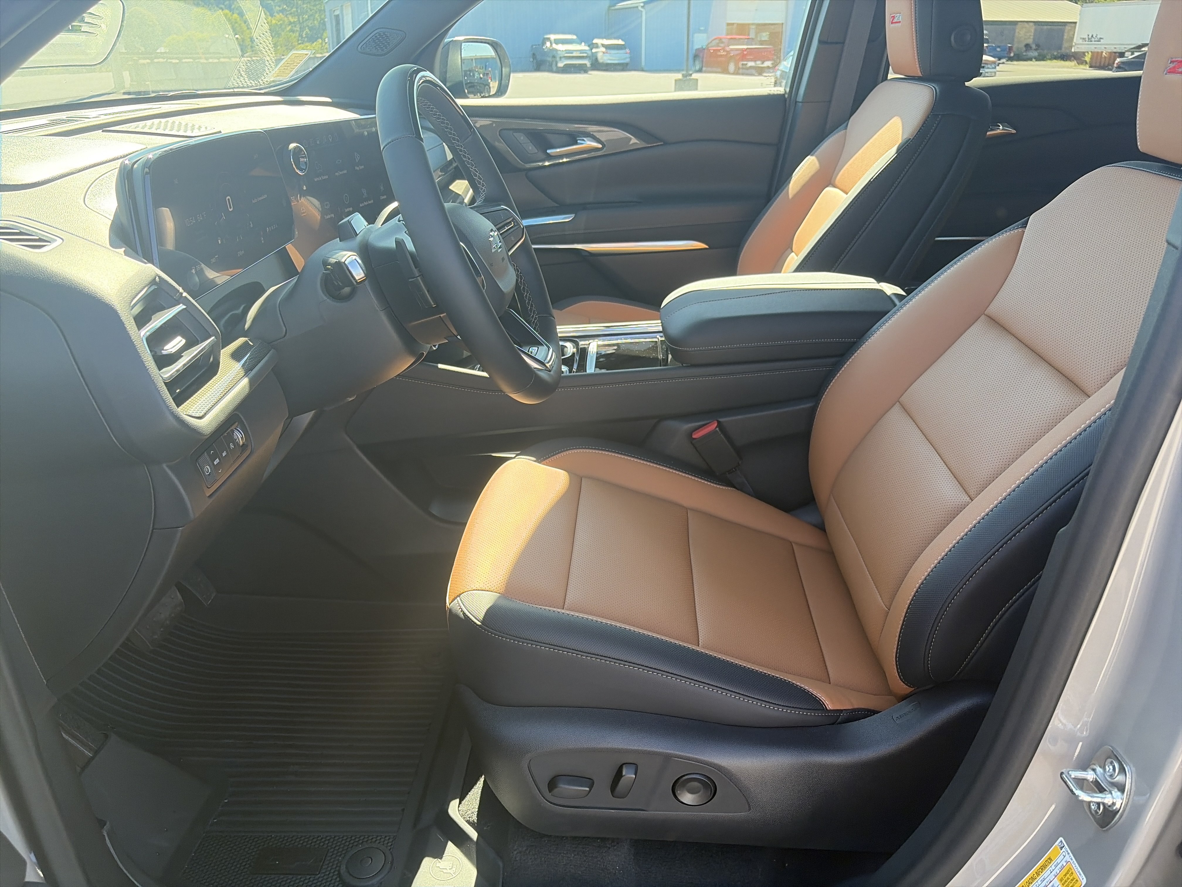 New 2027 Chevrolet Traverse Z71 w/ Enhanced Driving Package AWD/4WD image 5