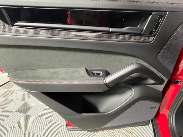 Used 2025 Porsche Cayenne GTS image 24