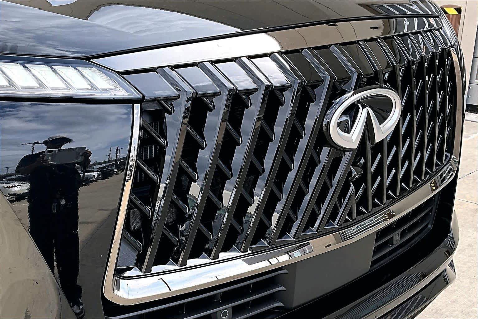 Used 2026 INFINITI QX80 4WD w/ Sport Exterior Package image 28