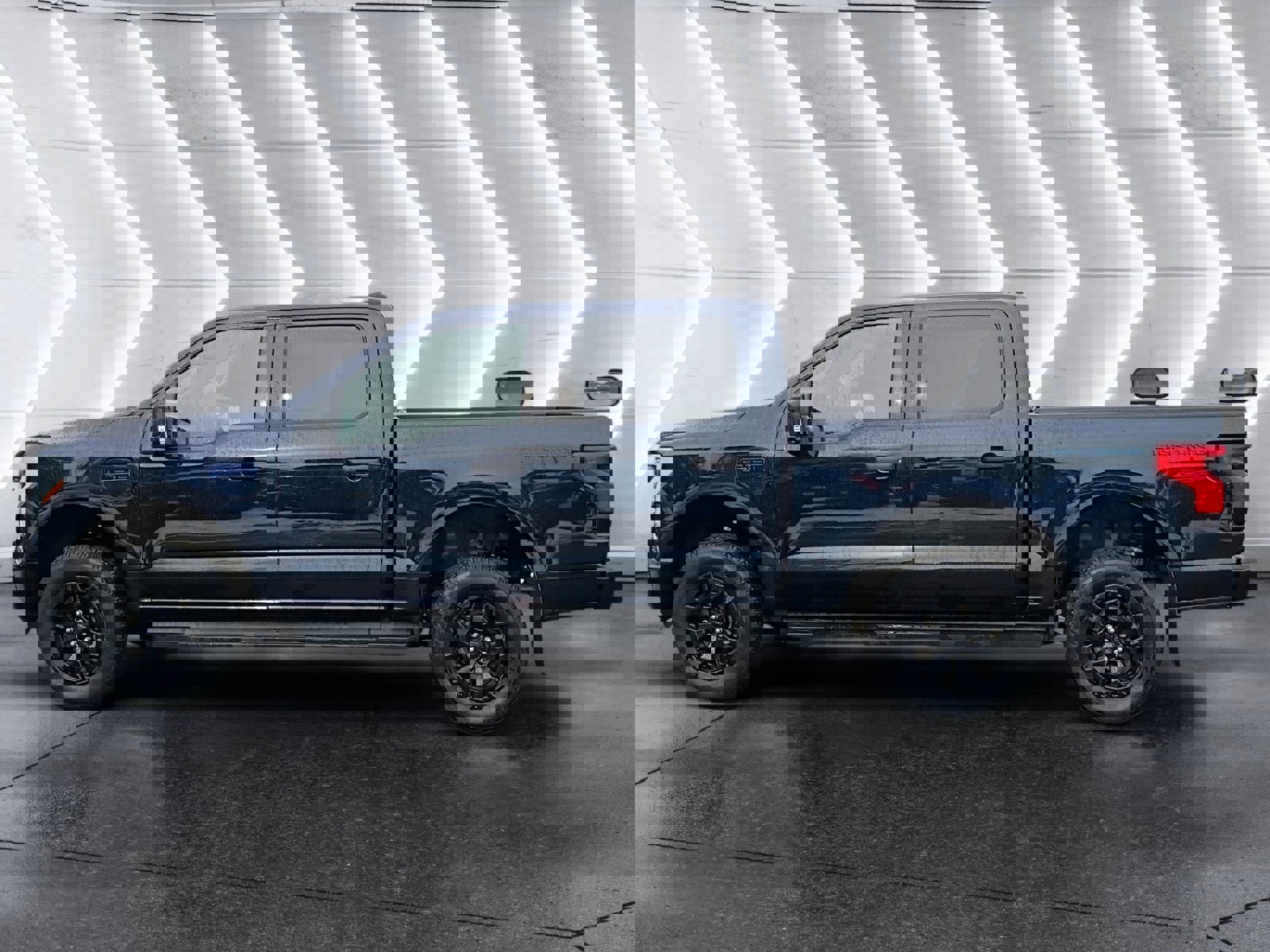 Used 2025 Ford F150 Lightning XLT image 3
