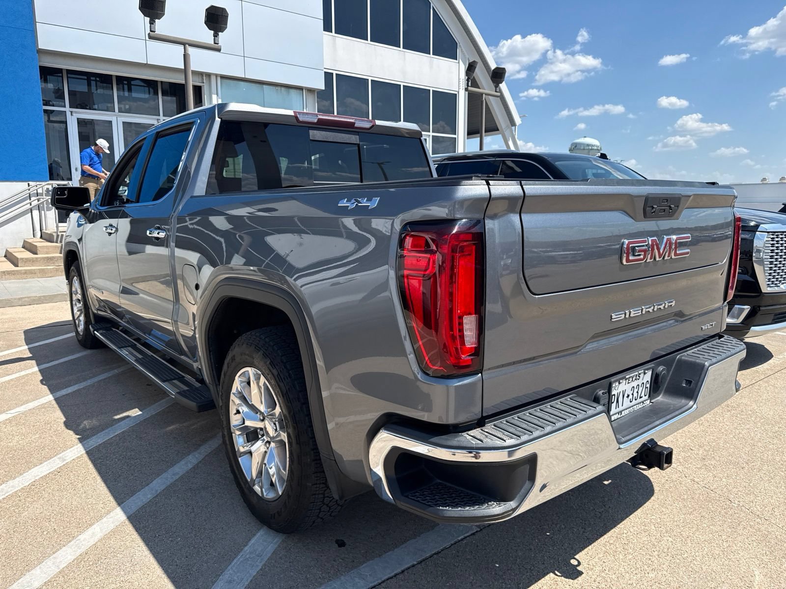 Used 2021 GMC Sierra 1500 SLT AWD/4WD image 12