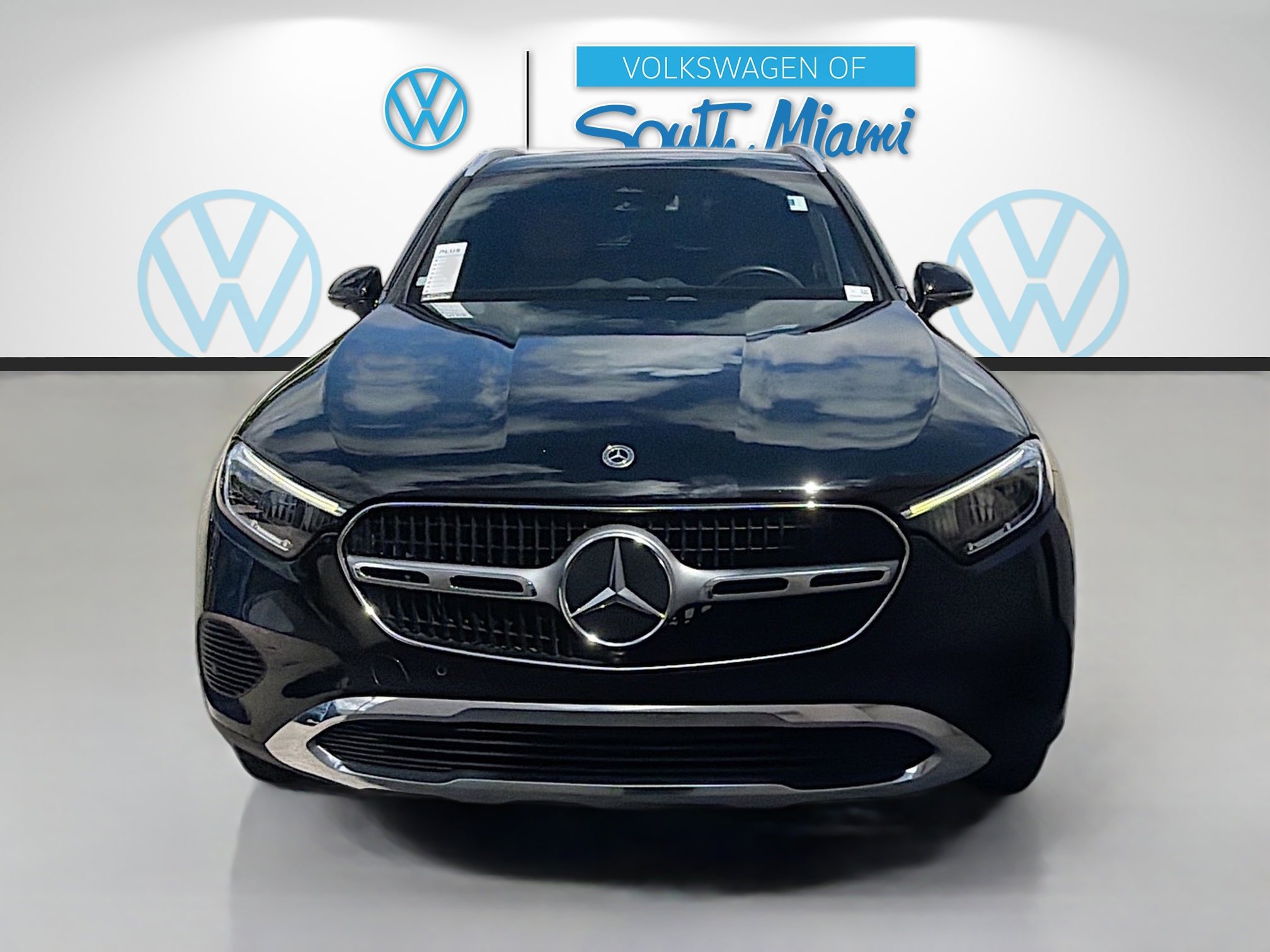 Used 2023 Mercedes-Benz GLC 300 w/ Exclusive Trim Package image 2