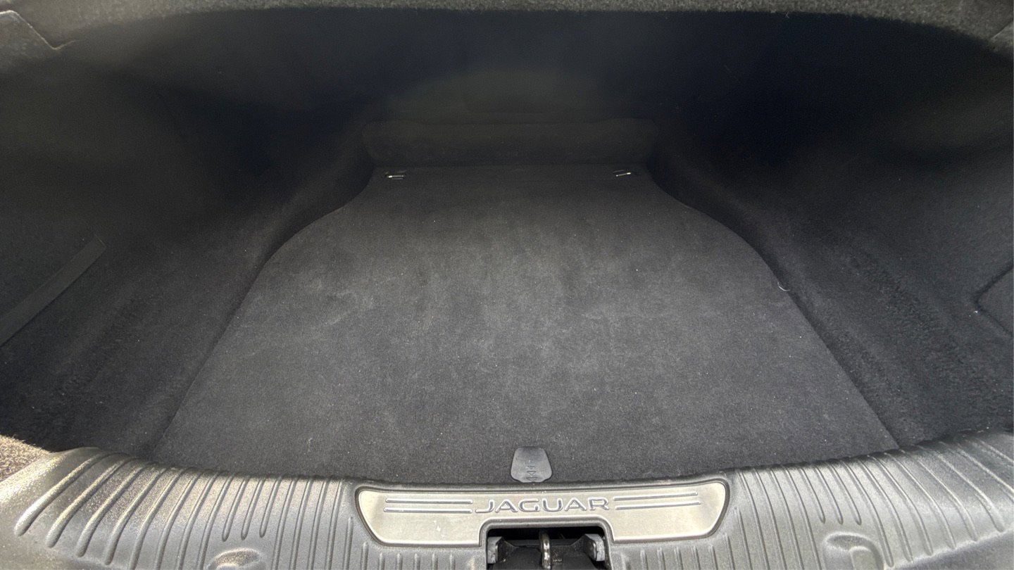 Used 2015 Jaguar XJ L Portfolio RWD image 53