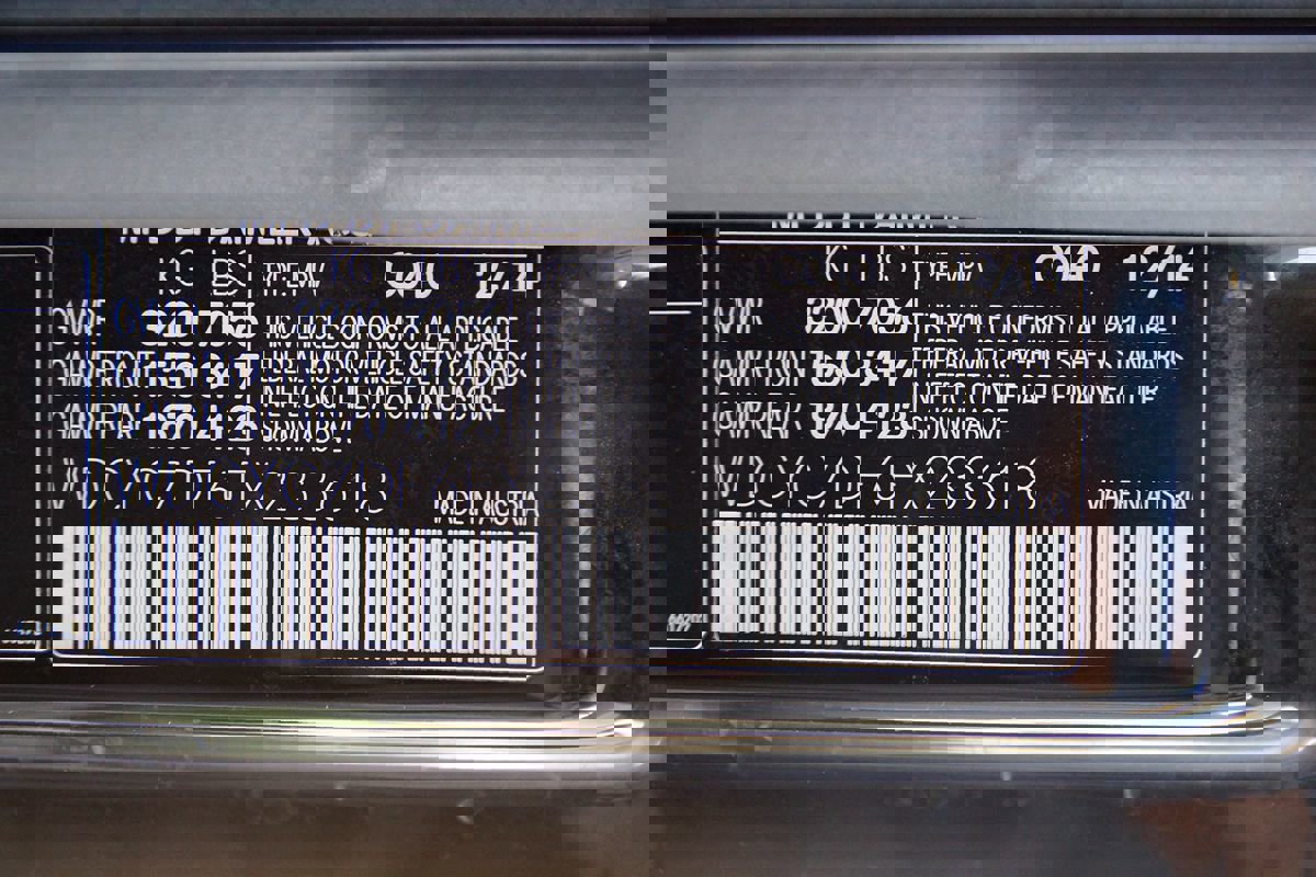 Used 2015 Mercedes-Benz G 63 AMG 4MATIC w/ PA6 Package image 61